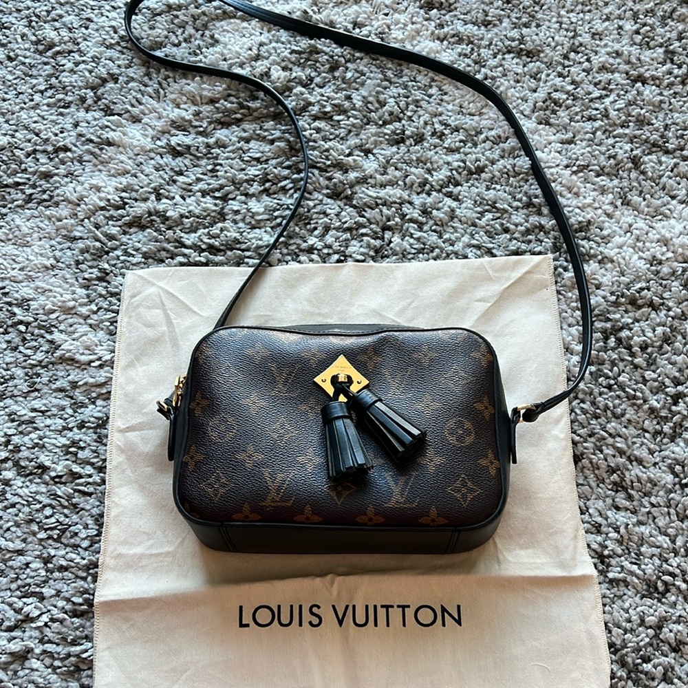 Louis Vuitton monogram saintonge camera shoulder bag black leather
